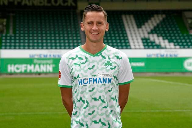 07.07.2021 - SpVgg Greuther Fürth ( Kleeblatt Spielvereinigung ) - 1. Fussball Bundesliga - Saison 2021 2022 - Fototermin Porträttermin - - Einzelbild Einzelfoto Portrait Porträt Kopfbild - Paul Seguin (33, SpVgg Greuther Fürth )