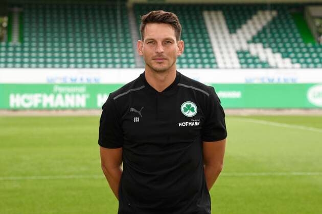 07.07.2021 - SpVgg Greuther Fürth ( Kleeblatt Spielvereinigung ) - 1. Fussball Bundesliga - Saison 2021 2022 - Fototermin Porträttermin - - Einzelbild Einzelfoto Portrait Porträt Kopfbild - Dr. Stefan Söllner (Teamarzt SpVgg Greuther Fürth )