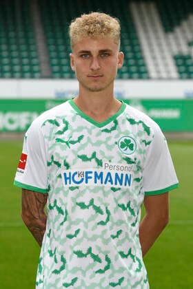 07.07.2021 - SpVgg Greuther Fürth ( Kleeblatt Spielvereinigung ) - 1. Fussball Bundesliga - Saison 2021 2022 - Fototermin Porträttermin - - Einzelbild Einzelfoto Portrait Porträt Kopfbild - Nils Seufert (8, SpVgg Greuther Fürth )
