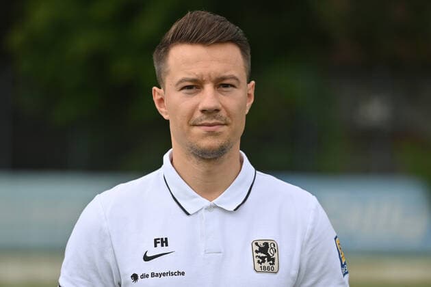 Videoanalyst Franz HUEBL (TSV 1860 Muenchen),3.Liga,Portraettermin 2021 2022