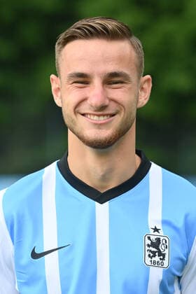 Niklas LANG (TSV 1860 Muenchen), 3.Liga,Portraettermin 2021 2022