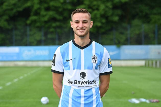 Niklas LANG (TSV 1860 Muenchen), 3.Liga,Portraettermin 2021 2022