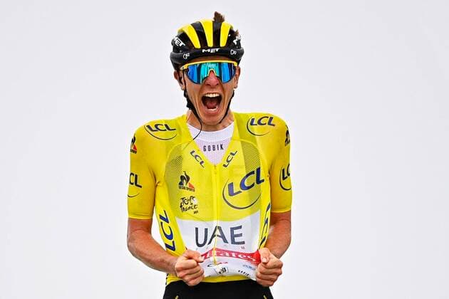 Bilder des Jahres 2021, Sport 07. Juli Sport Themen der Woche KW28 Sport Bilder des Tages SAINT-LARY-SOULAN, FRANCE - JULY 14 : POGACAR Tadej (SLO) of UAE TEAM EMIRATES during stage 17 of the 108th edition of the 2021 Tour de France cycling race, a stage of 178,4 kms between Muret and Saint-Lary-Soulan. on July 14, 2021 in Saint-Lary-Soulan, France, 14 07 2021 CYCLISME : Tour de France 2021 - Etape 17 - Muret to Saint-Lary-Soulan - 14 07 2021 PHOTONEWS PANORAMIC 
