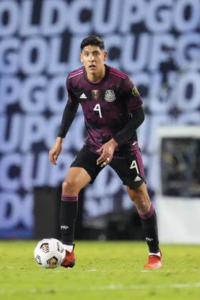 DALLAS, TX - JULY 14: Mexico defender Edson Alvarez (4) dribbles the ball in a Gold Cup Group A match between Mexico and Guatemala on July 14, 2021, at the Cotton Bowl in Dallas, TX. (Photo by Robin Alam Icon Sportswire) SOCCER: JUL 14 Concacaf Gold Cup - Guatemala v Mexico Icon16421071431