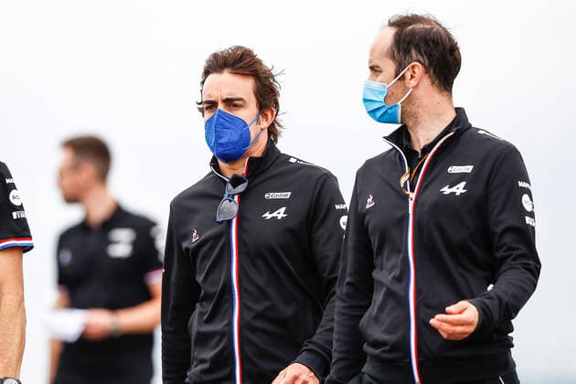 ALONSO Fernando (spa), Alpine F1 A521, portrait during the Formula 1 Pirelli British Grand Prix 2021, 10th round of the 2021 FIA Formula One World Championship, WM, Weltmeisterschaft from July 16 to 18, 2021 on the Silverstone Circuit, in Silverstone, United Kingdom FORMULE 1 : Grand Prix de Grande Bretagne - 15 07 2021 DPPI Panoramic  00121020__B2_6505