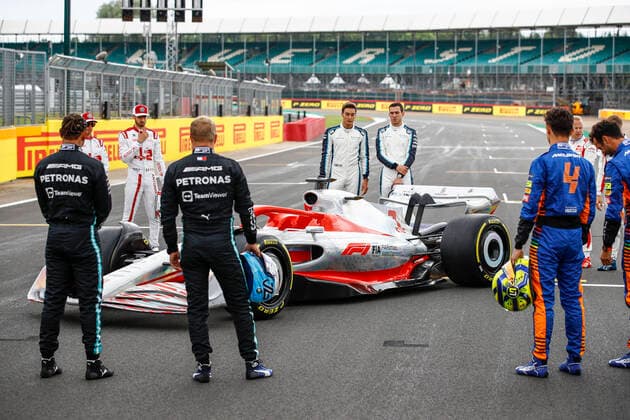 Sport Bilder des Tages Reveal of the prototype for the 2022 F1 season, F1 Grand Prix of Great Britain at Silverstone Circuit on July 15, 2021 in Silverstone, Great Britain. (Photo by HOCH ZWEI) Silverstone Great Britain