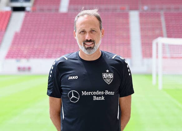 FUSSBALL 1. BUNDESLIGA SAISON 2021 2022 12.07.2021 Fototermin beim VfB Stuttgart in der Mercedes Benz Arena: Trainer Pellegrino Matarazzo