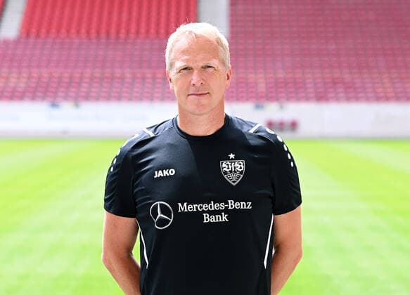 FUSSBALL 1. BUNDESLIGA SAISON 2021 2022 12.07.2021 Fototermin beim VfB Stuttgart in der Mercedes Benz Arena: Leiter Performenc Oliver Bartlett