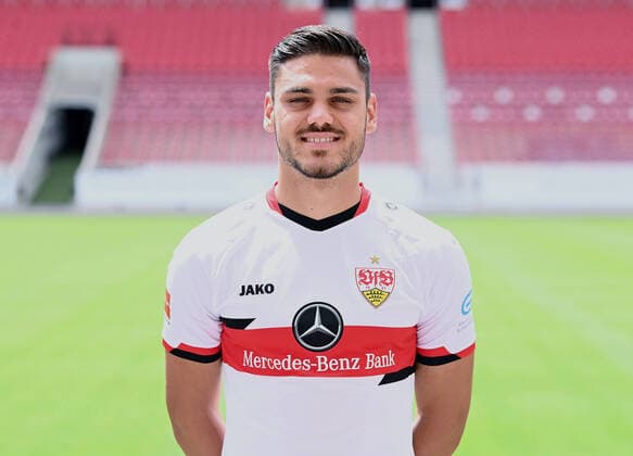FUSSBALL 1. BUNDESLIGA SAISON 2021 2022 12.07.2021 Fototermin beim VfB Stuttgart in der Mercedes Benz Arena: Konstantinos Mavropanos