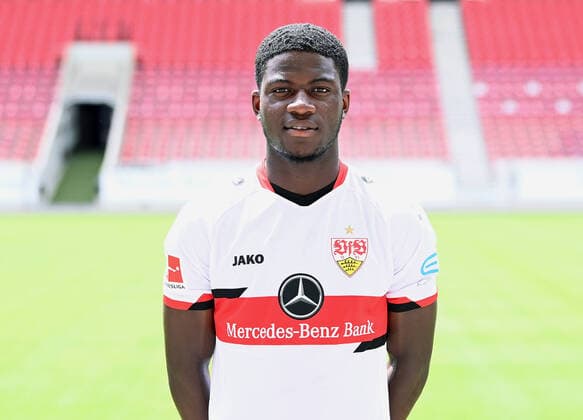 FUSSBALL 1. BUNDESLIGA SAISON 2021 2022 12.07.2021 Fototermin beim VfB Stuttgart in der Mercedes Benz Arena: Clinton Mola