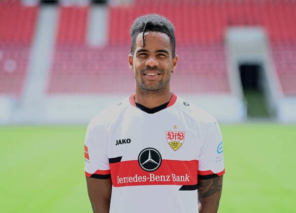 FUSSBALL 1. BUNDESLIGA SAISON 2021 2022 12.07.2021 Fototermin beim VfB Stuttgart in der Mercedes Benz Arena: Daniel Didavi