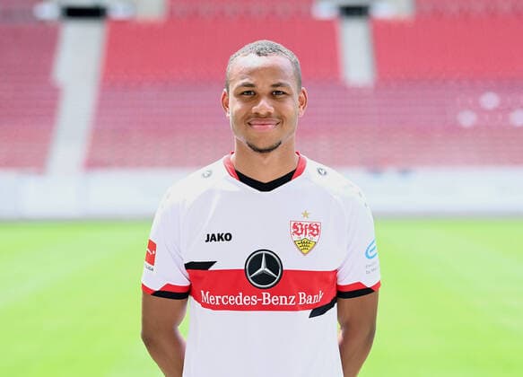 FUSSBALL 1. BUNDESLIGA SAISON 2021 2022 12.07.2021 Fototermin beim VfB Stuttgart in der Mercedes Benz Arena: Nikolas Nartey