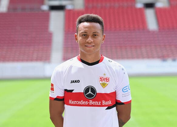 FUSSBALL 1. BUNDESLIGA SAISON 2021 2022 12.07.2021 Fototermin beim VfB Stuttgart in der Mercedes Benz Arena: Roberto Massimo