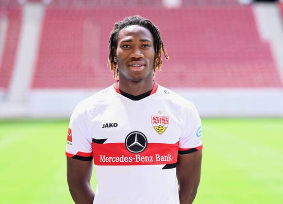 FUSSBALL 1. BUNDESLIGA SAISON 2021 2022 12.07.2021 Fototermin beim VfB Stuttgart in der Mercedes Benz Arena: Mohamed Sankoh