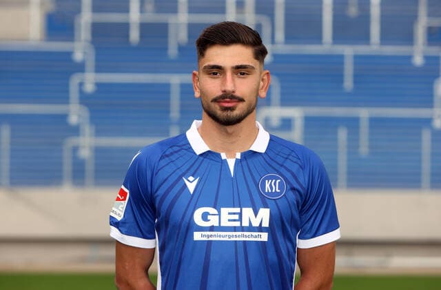 Karlsruher SC Portraittermin Saison 2021 2022 Malik Batmaz, Karlsruher SC, 2. Bundesliga, Porträttermin 2021 2022.
