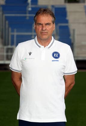 Karlsruher SC Portraittermin Saison 2021 2022 Dr. Marcus Schweizer (Teamarzt), Karlsruher SC, 2. Bundesliga, Porträttermin 2021 2022.