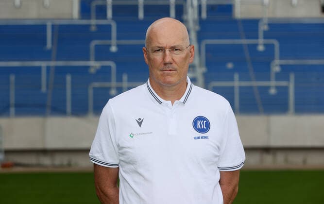 Karlsruher SC Portraittermin Saison 2021 2022 Burkhard Reich (Teammanager), Karlsruher SC, 2. Bundesliga, Porträttermin 2021 2022.