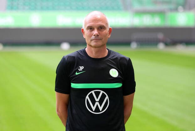 VfL Fototermin Wolfsburg, 13.07.2021, FUßBALL - VfL Wolfsburg, Bundesliga, Fototermin, Saison 2021 2022. Zeugwart Jan Pfannschmidt (VfL Wolfsburg) Wolfsburg