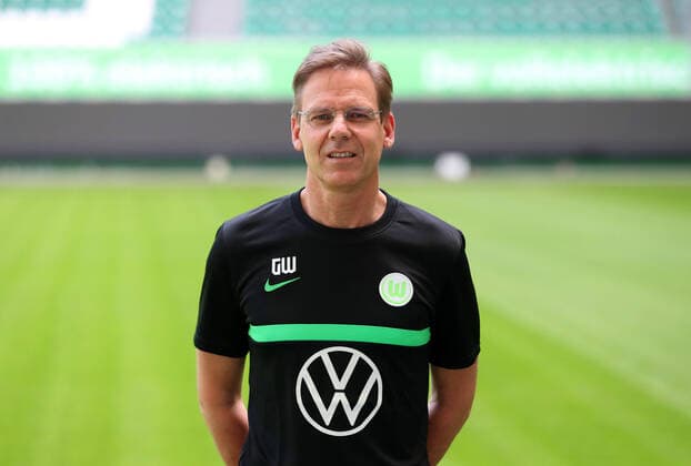 VfL Fototermin Wolfsburg, 13.07.2021, FUßBALL - VfL Wolfsburg, Bundesliga, Fototermin, Saison 2021 2022. Mannschaftsarzt Dr. Gunter Wilhelm (VfL Wolfsburg) Wolfsburg