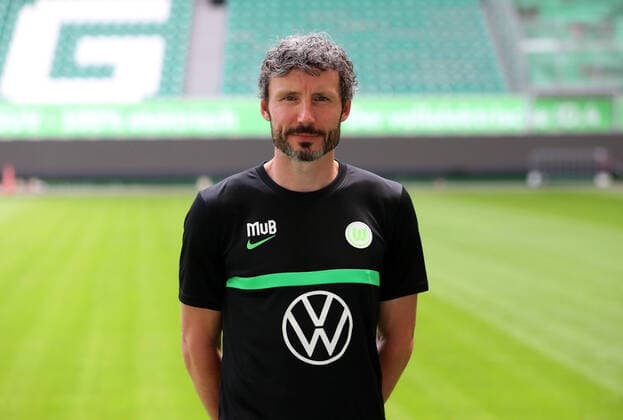 VfL Fototermin Wolfsburg, 13.07.2021, FUßBALL - VfL Wolfsburg, Bundesliga, Fototermin, Saison 2021 2022. Cheftrainer Mark van Bommel (VfL Wolfsburg) Wolfsburg