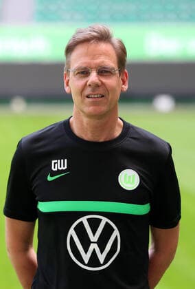VfL Fototermin Wolfsburg, 13.07.2021, FUßBALL - VfL Wolfsburg, Bundesliga, Fototermin, Saison 2021 2022. Mannschaftsarzt Dr. Gunter Wilhelm (VfL Wolfsburg) Wolfsburg