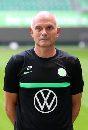 VfL Fototermin Wolfsburg, 13.07.2021, FUßBALL - VfL Wolfsburg, Bundesliga, Fototermin, Saison 2021 2022. Zeugwart Jan Pfannschmidt (VfL Wolfsburg) Wolfsburg