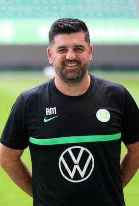 VfL Fototermin Wolfsburg, 13.07.2021, FUßBALL - VfL Wolfsburg, Bundesliga, Fototermin, Saison 2021 2022. Zeugwart Ari Mohammad (VfL Wolfsburg) Wolfsburg