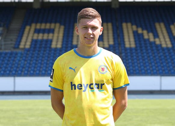 Luc Ihorst ; Eintracht Braunschweig; 3.Liga, Portraettermin 2021 2022