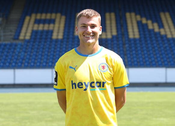 Luis Goerlich ; Eintracht Braunschweig; 3.Liga, Portraettermin 2021 2022