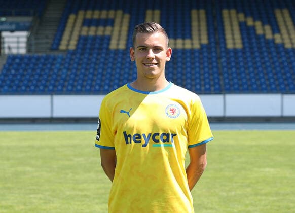 Jannis Kleeberg ; Eintracht Braunschweig; 3.Liga, Portraettermin 2021 2022