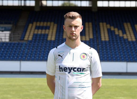 Lennart Schulze Koekelsum ; Eintracht Braunschweig; 3.Liga, Portraettermin 2021 2022