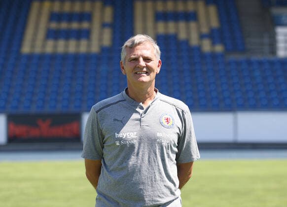 Torwart Trainer Manfred Petz; Eintracht Braunschweig; 3.Liga, Portraettermin 2021 2022