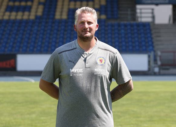 Physiotherapeut Florian Horn; Eintracht Braunschweig; 3.Liga, Portraettermin 2021 2022