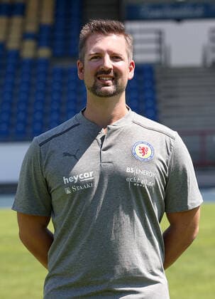 Internist Simon Fitzner; Eintracht Braunschweig; 3.Liga, Portraettermin 2021 2022