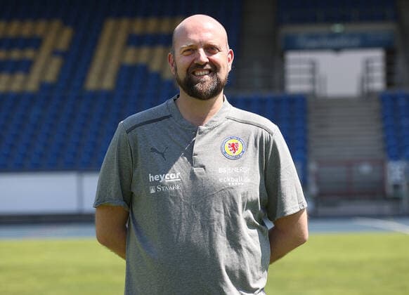Chiropraktor Dr. Alexander Ruhe; Eintracht Braunschweig; 3.Liga, Portraettermin 2021 2022