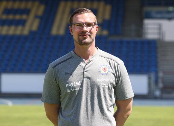 Mannschaftsarzt Florian Brand; Eintracht Braunschweig; 3.Liga, Portraettermin 2021 2022
