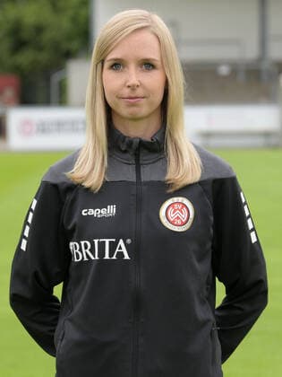 15.07.2021, xjhx, Fussball 3.Liga, SV Wehen Wiesbaden Porträt - Porträttermin 2021 2022 emspor, v.l. Physiotherapeutin Shaline Deuchert (DFL DFB REGULATIONS PROHIBIT ANY USE OF PHOTOGRAPHS as IMAGE SEQUENCES and or QUASI-VIDEO) Wehen