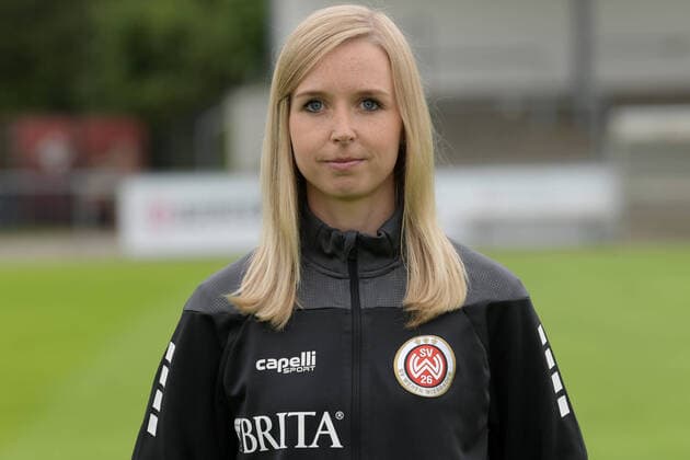 15.07.2021, xjhx, Fussball 3.Liga, SV Wehen Wiesbaden Porträt - Porträttermin 2021 2022 emspor, v.l. Physiotherapeutin Shaline Deuchert (DFL DFB REGULATIONS PROHIBIT ANY USE OF PHOTOGRAPHS as IMAGE SEQUENCES and or QUASI-VIDEO) Wehen