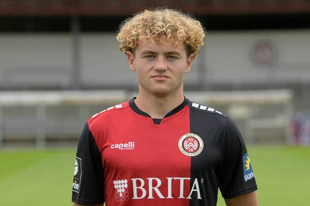 15.07.2021, xjhx, Fussball 3.Liga, SV Wehen Wiesbaden Porträt - Porträttermin 2021 2022 emspor, v.l. Benedict Hollerbach (DFL DFB REGULATIONS PROHIBIT ANY USE OF PHOTOGRAPHS as IMAGE SEQUENCES and or QUASI-VIDEO) Wehen