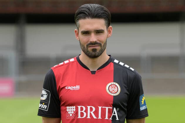 15.07.2021, xjhx, Fussball 3.Liga, SV Wehen Wiesbaden Porträt - Porträttermin 2021 2022 emspor, v.l. Sascha Mockenhaupt (DFL DFB REGULATIONS PROHIBIT ANY USE OF PHOTOGRAPHS as IMAGE SEQUENCES and or QUASI-VIDEO) Wehen