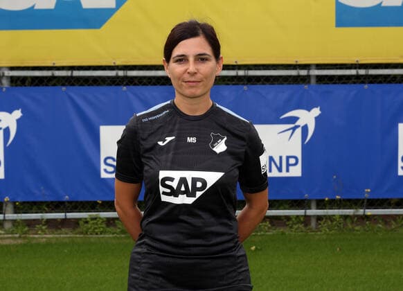 Physiotherapeutin Mandana Scharai , TSG 1899 Hoffenheim . Porträttermin TSG 1899 Hoffenheim 2021-2022 . Zuzenhausen, GER, 15.07.2020 ,Fussball 1. Bundesliga 2021 2022 . Editorial use only !