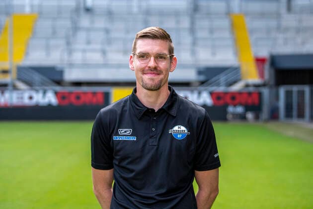 Video-Analyst Eduard Schmidt; SC Paderborn 07; 2.BL, Porträttermin 2021 2022 Copyright: xDavidxInderliedx