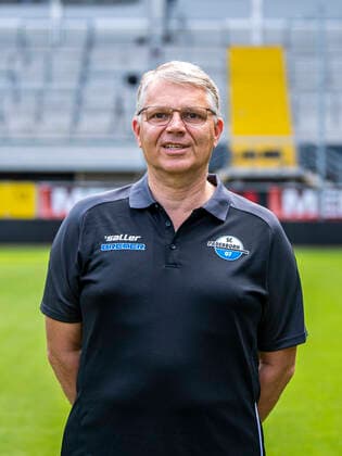 Mannschaftsarzt Dr. Lutz Mahlke; SC Paderborn 07; 2.BL, Porträttermin 2021 2022 Copyright: xDavidxInderliedx