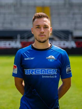 Julian Justvan; SC Paderborn 07; 2.BL, Porträttermin 2021 2022 Copyright: xDavidxInderliedx
