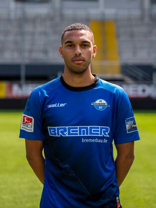 Jesse Tugbenyo; SC Paderborn 07; 2.BL, Porträttermin 2021 2022 Copyright: xDavidxInderliedx