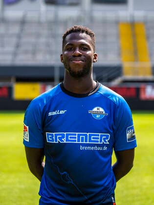 Johannes Dörfler; SC Paderborn 07; 2.BL, Porträttermin 2021 2022 Copyright: xDavidxInderliedx