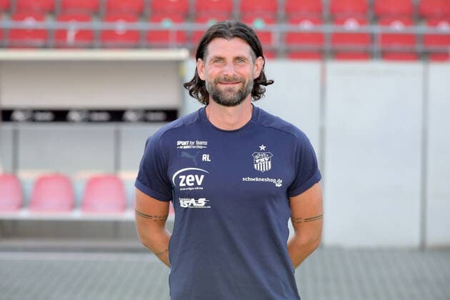 Teampraesentation Zwickau 15.07.2021 Co-Trainer Robin Lenk; FSV Zwickau, 3.Liga, Porträttermin 2021 2022 , Zwickau, 15.07.2021, Stadion Zwickau, Fussball ,