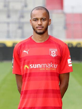 Teampraesentation Halle 15.07.2021 Louis Samson (27, Halle); Hallescher FC, 3.Liga, Porträttermin 2021 2022 , Halle, 15.07.2021, Leuna Chemie Stadion, Fussball ,