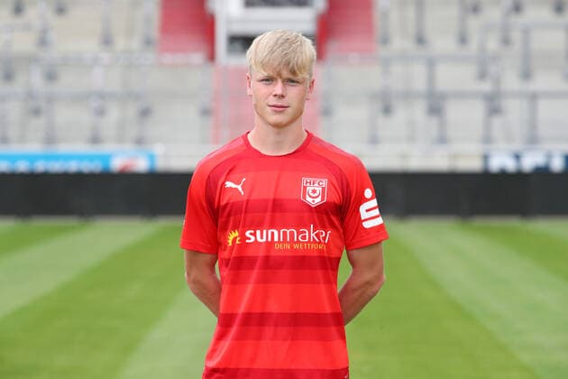 Teampraesentation Halle 15.07.2021 Lukas Griebsch (17, Halle); Hallescher FC, 3.Liga, Porträttermin 2021 2022 , Halle, 15.07.2021, Leuna Chemie Stadion, Fussball ,
