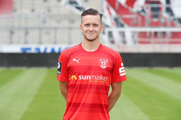 Teampraesentation Halle 15.07.2021 Jannes Vollert (5, Halle); Hallescher FC, 3.Liga, Porträttermin 2021 2022 , Halle, 15.07.2021, Leuna Chemie Stadion, Fussball ,
